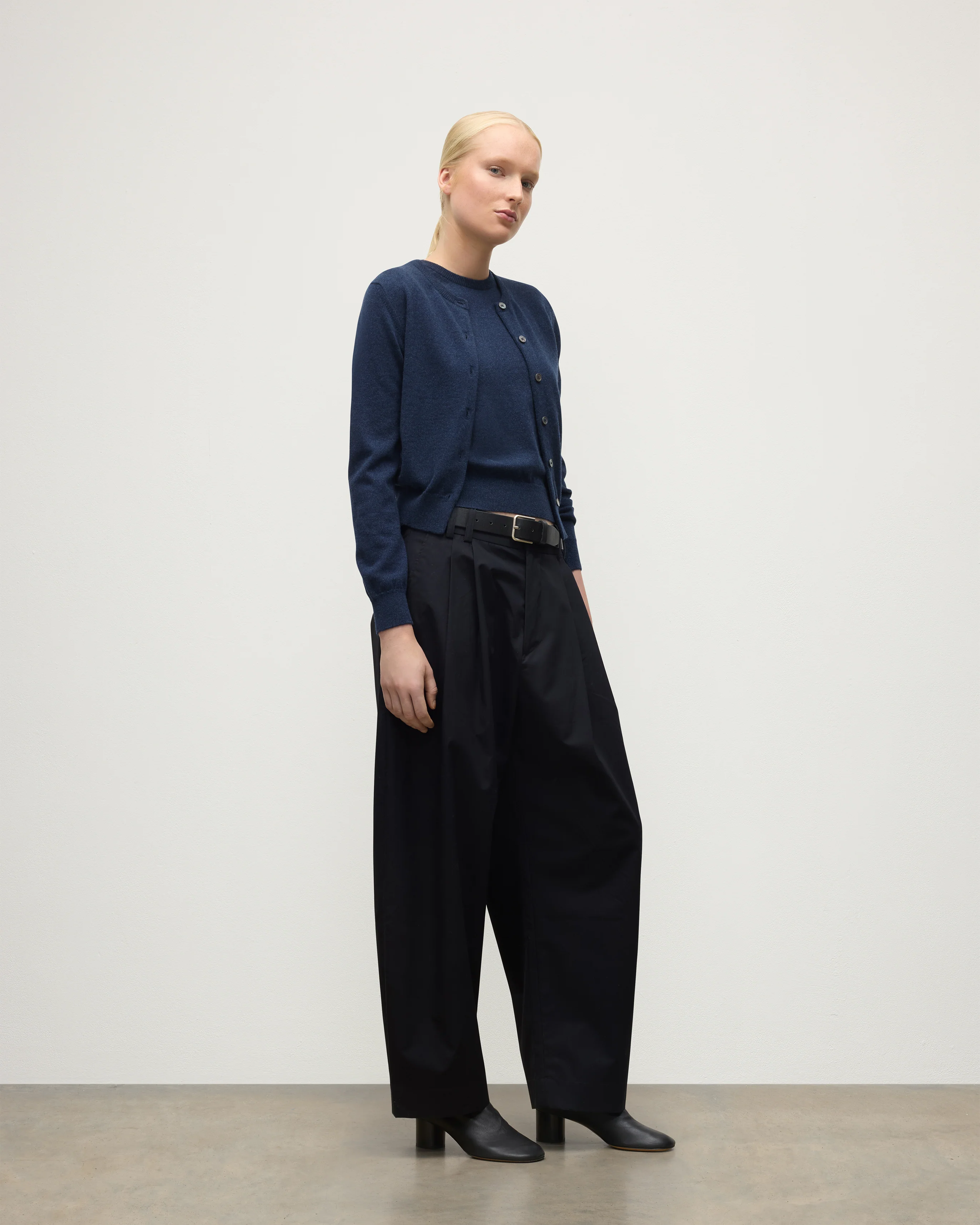 Iris Navy Classic Cashmere Cardigan - Image 3