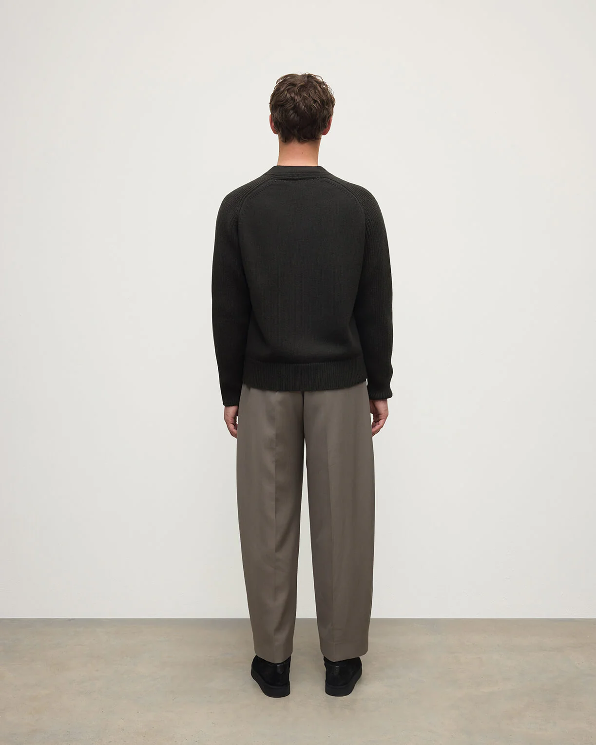 Ribbed Cashmere Dark Grey Cardigan - Image 4