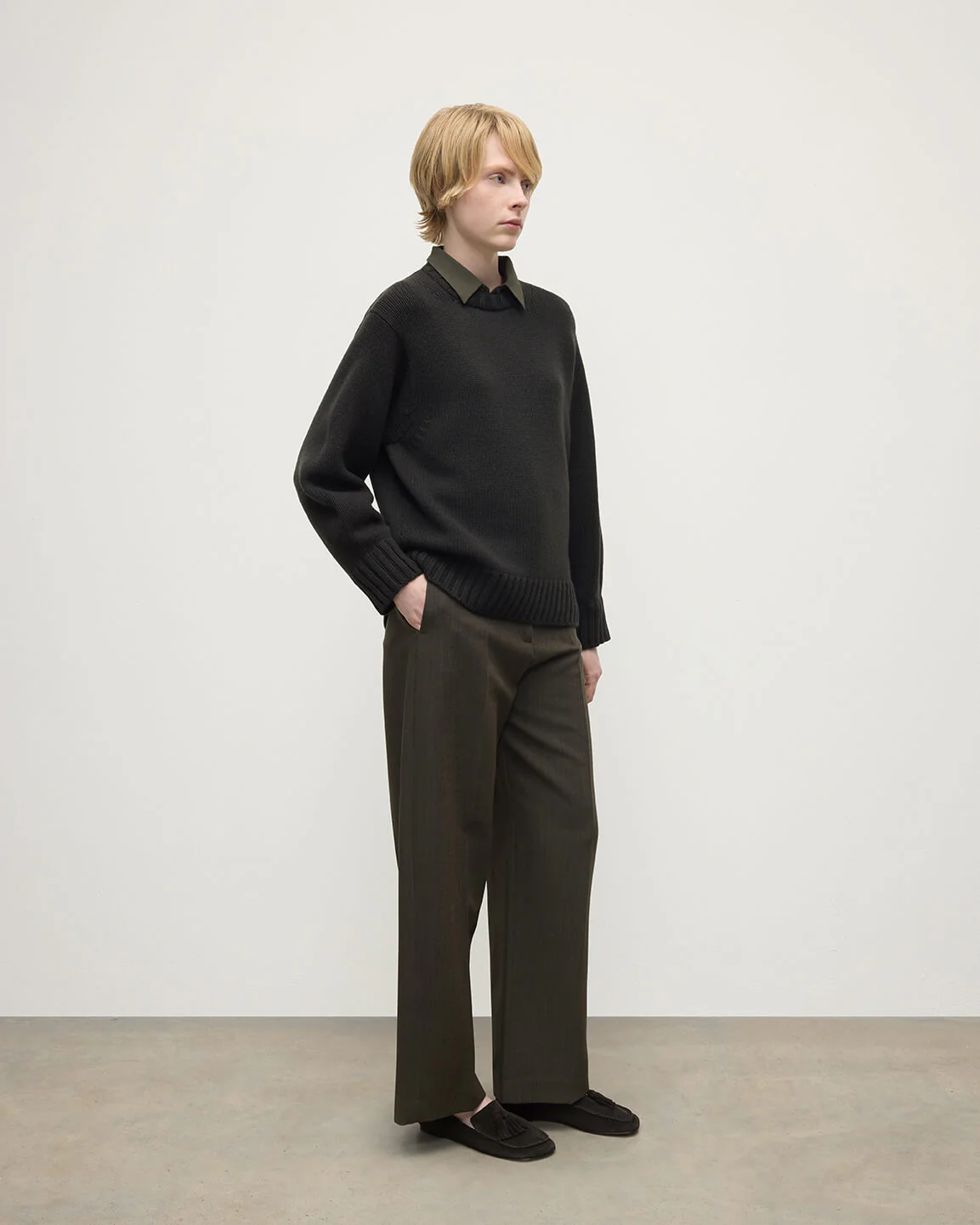 Relaxed Dark Grey Cashmere Jumper - Image 3