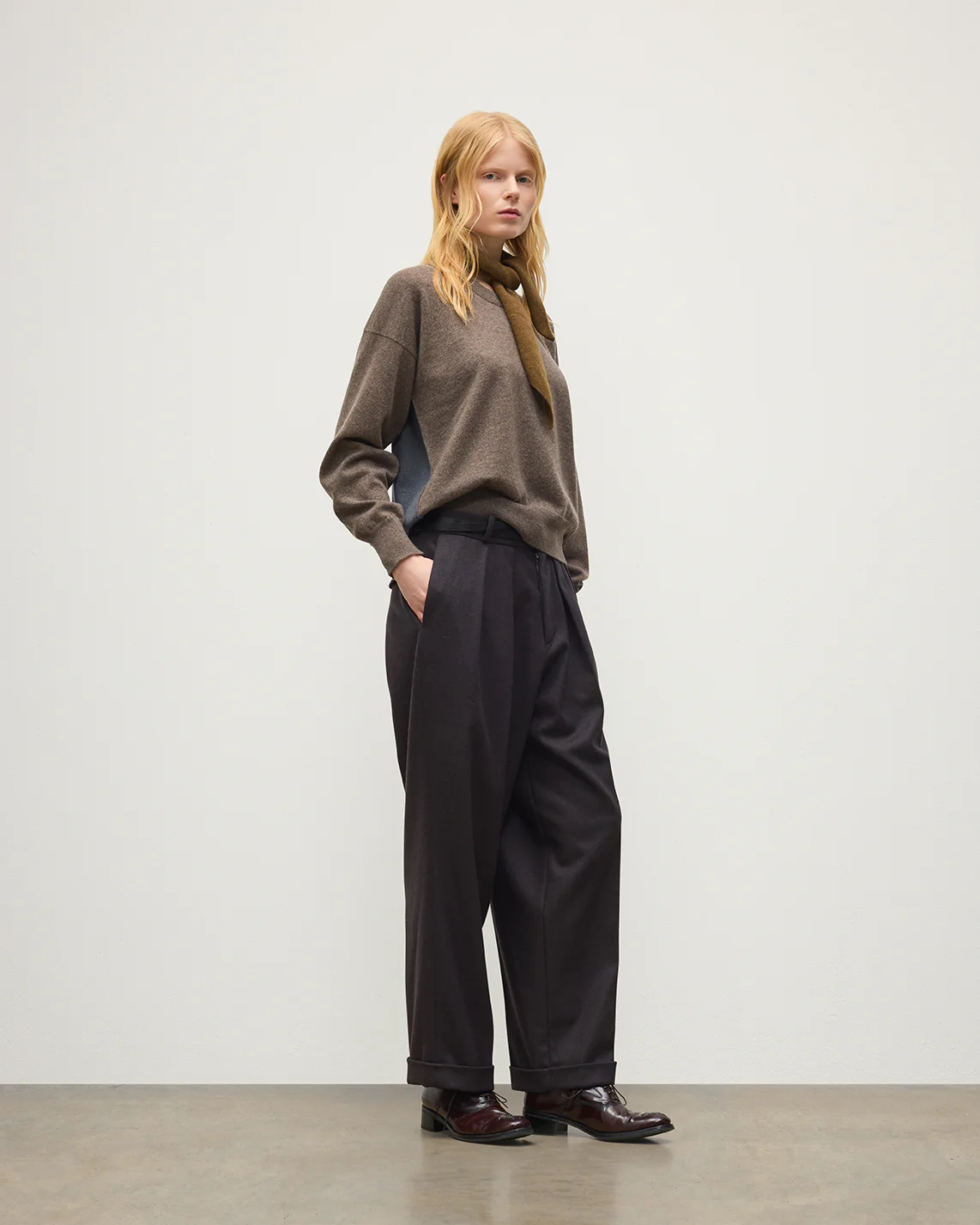 Jessie Back Split Brown Colour Block Cashmere Jumper - Image 4