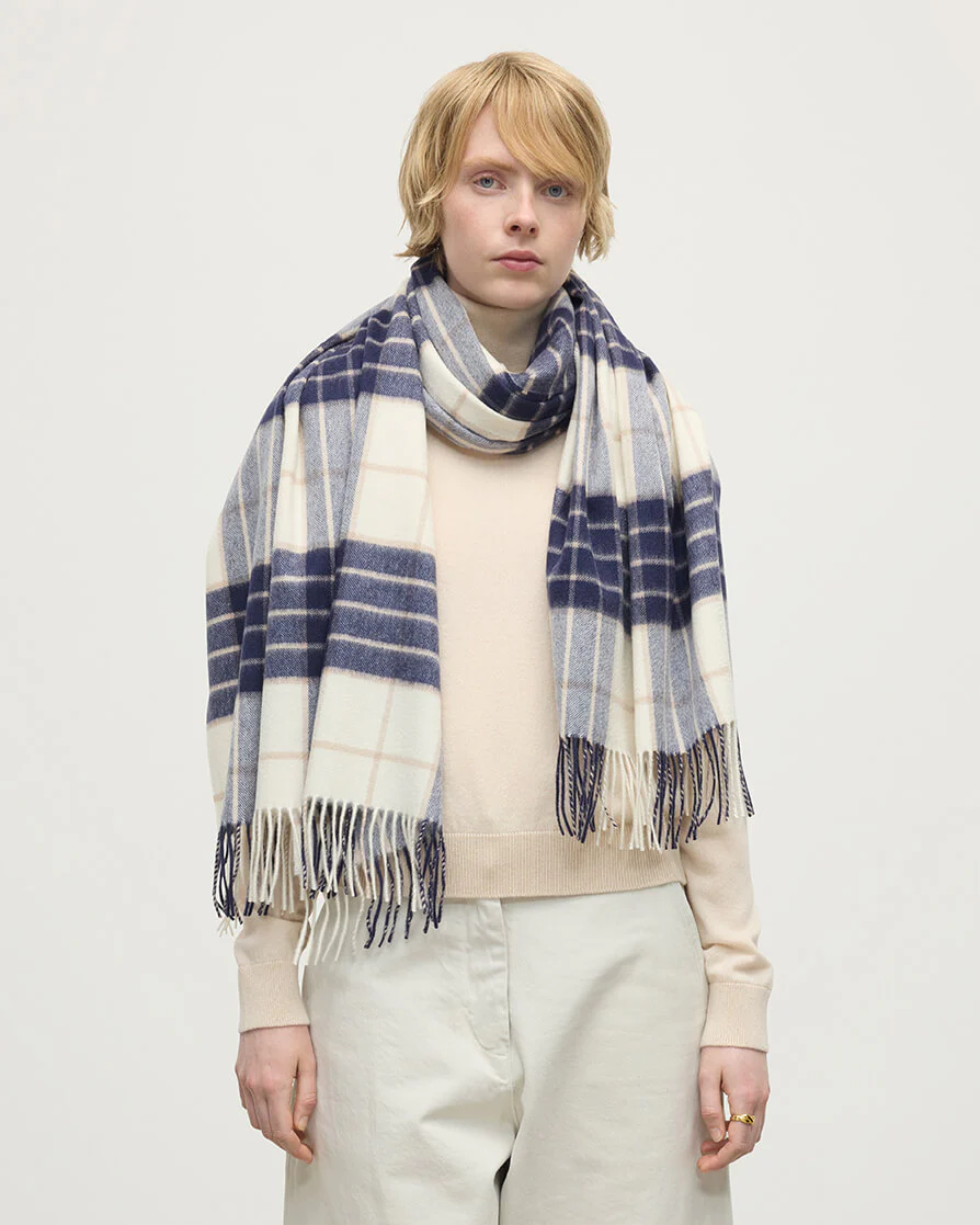 Knockmore Tartan Cashmere Stole - Image 2