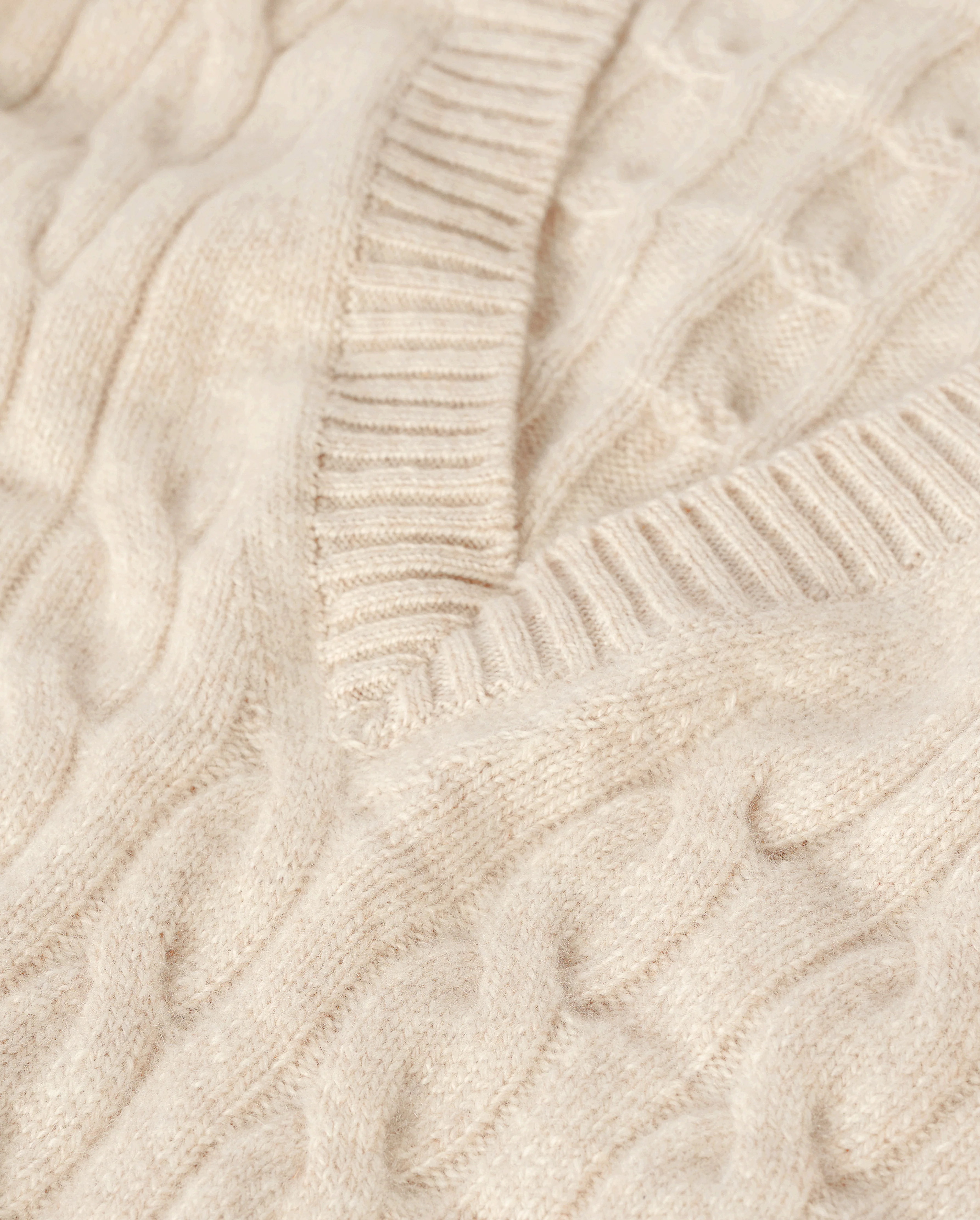 Kylesku Deep V Cream Cashmere Jumper - Image 7