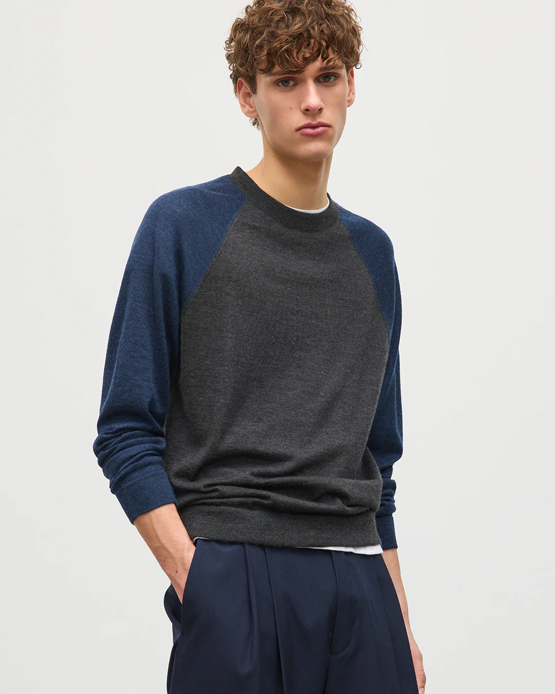 Leith Grey & Navy Ringer Superfine Cashmere Jumper - Image 5