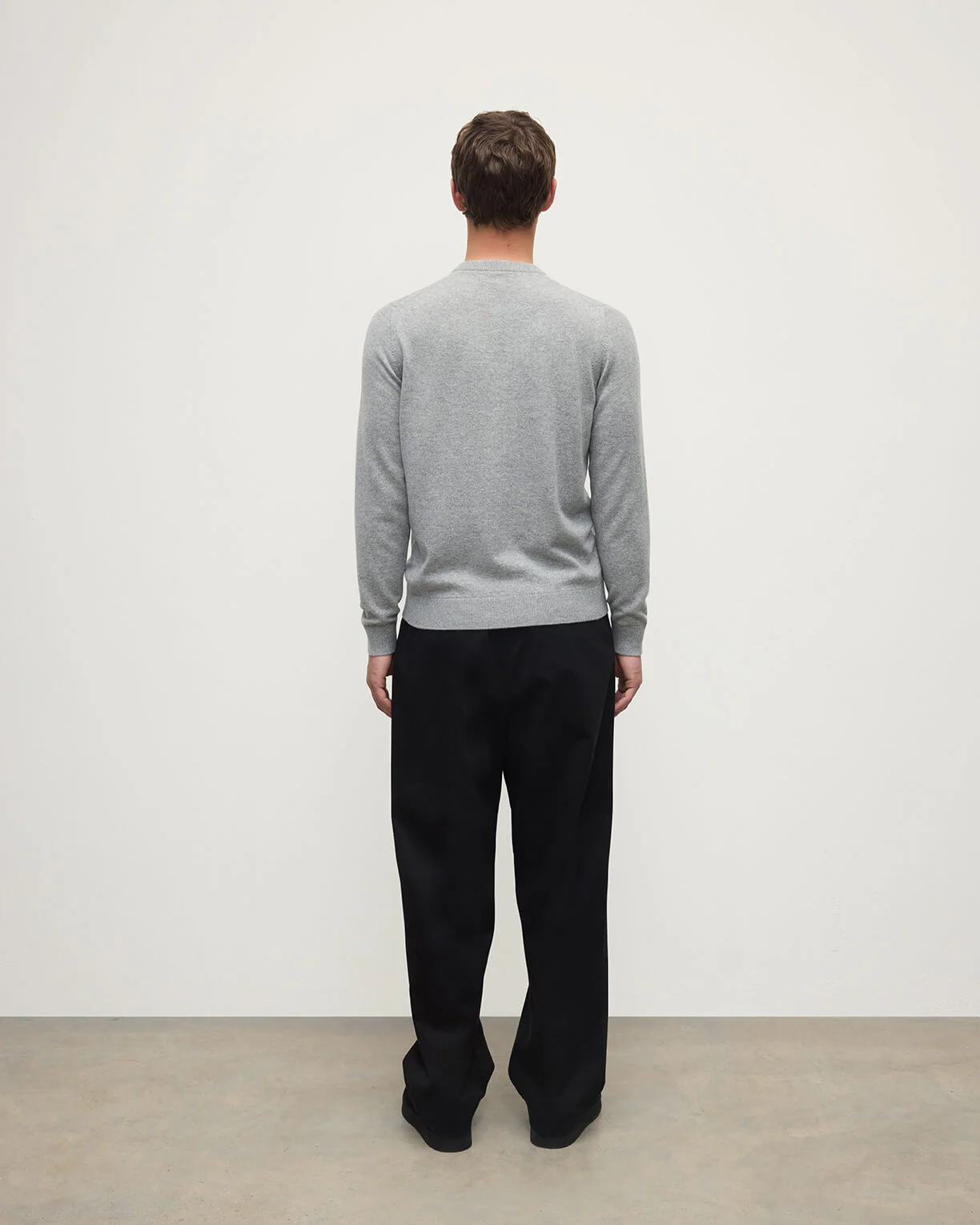 Rory Light Grey Classic Cashmere Crew Jumper - Image 4