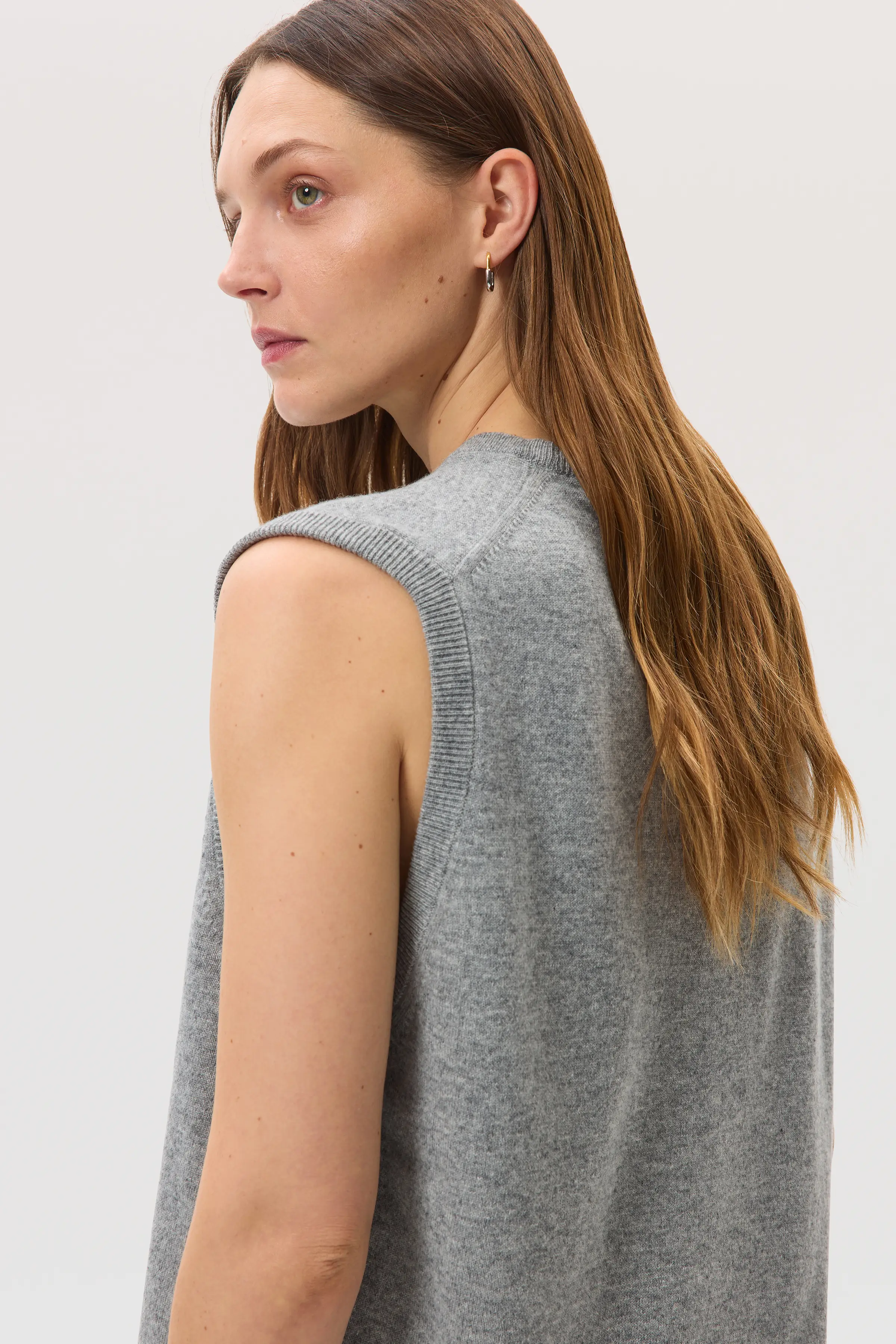 Light Grey Cashmere Tank - Image 7