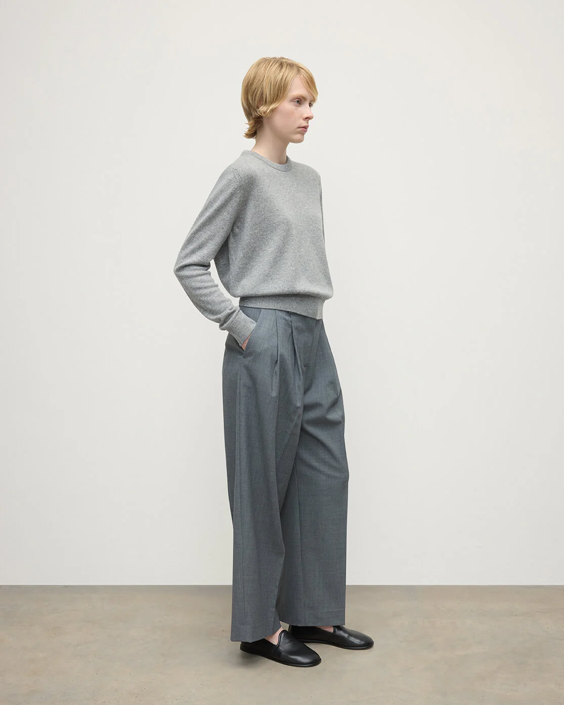 Cashmere Light Grey Round Neck Jumper - Image 3