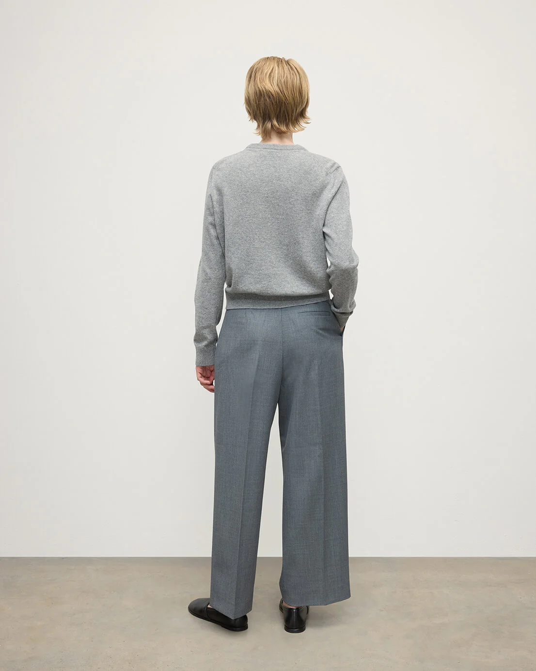 Cashmere Light Grey Round Neck Jumper - Image 4