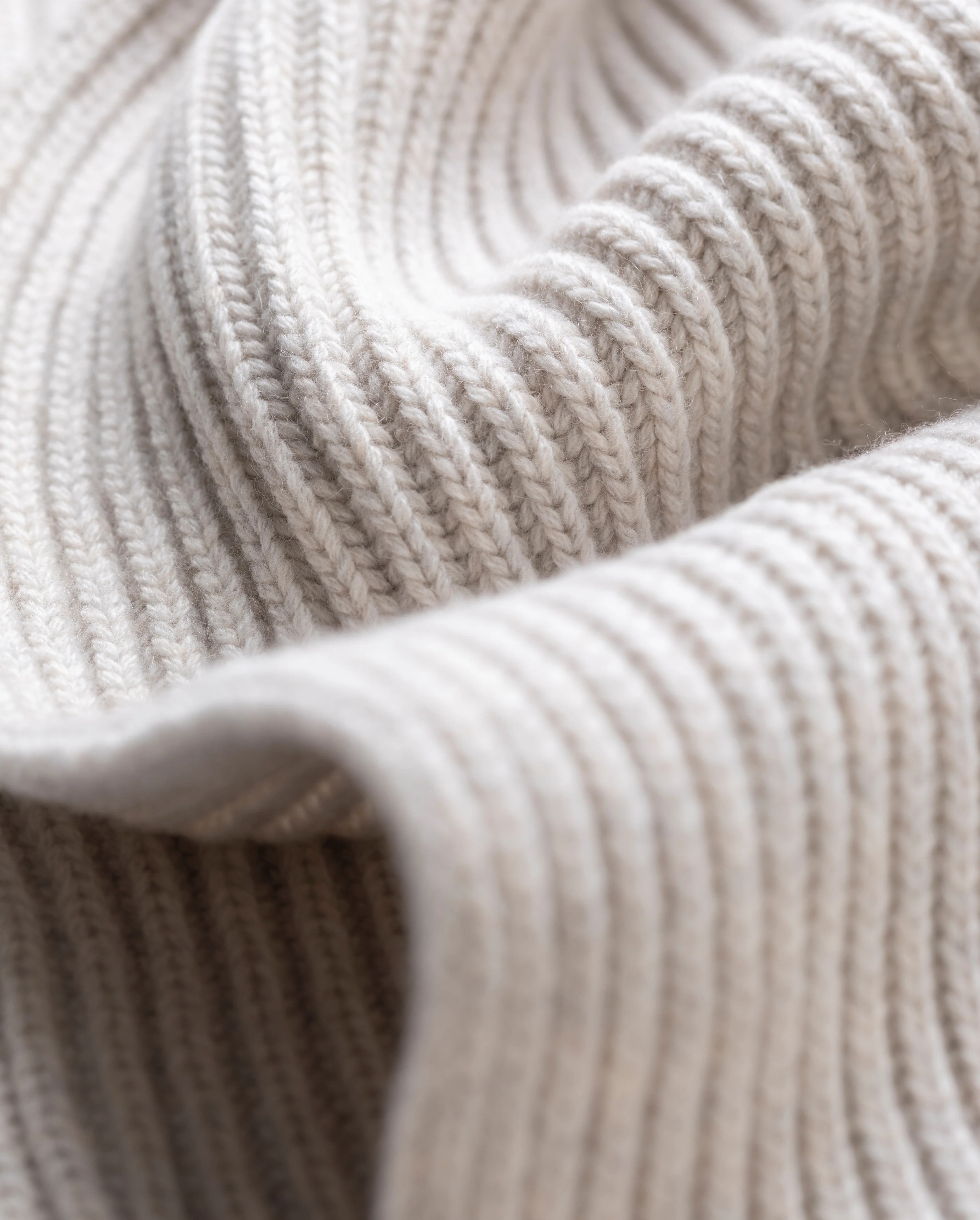 Lovat Natural Ribbed Cashmere Scarf - Image 2