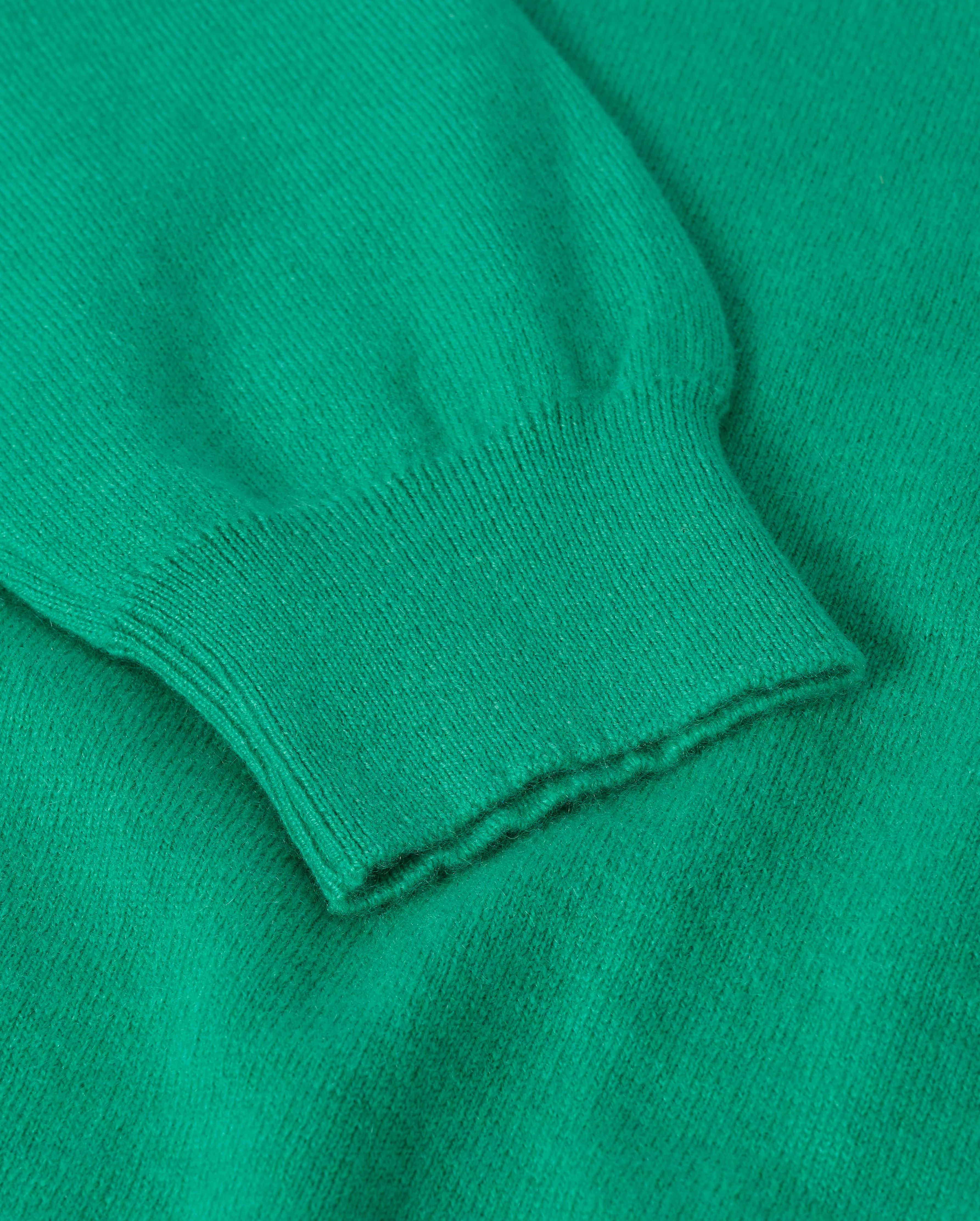 Lunan Classic Bright Green Cashmere Crew Jumper - Image 7