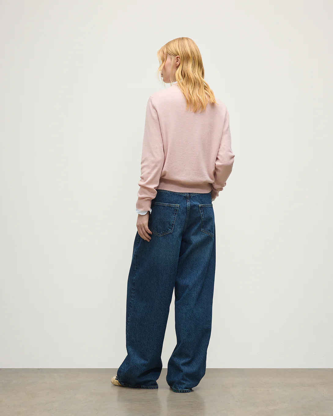 Lunan Classic Light Pink Cashmere Crew Jumper - Image 4