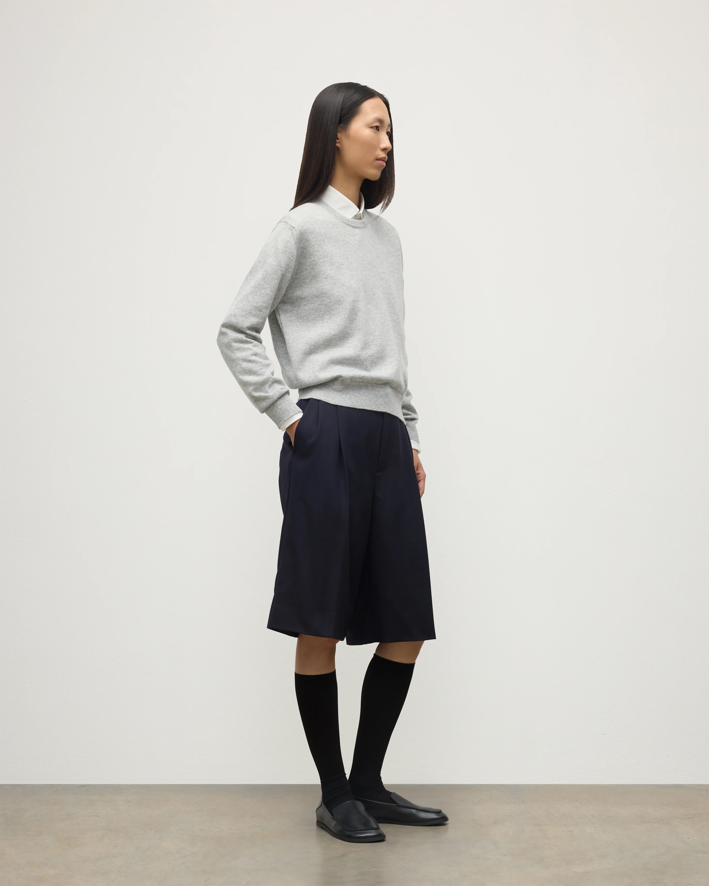 Lunan Pale Grey Classic Cashmere Crew Jumper - Image 3