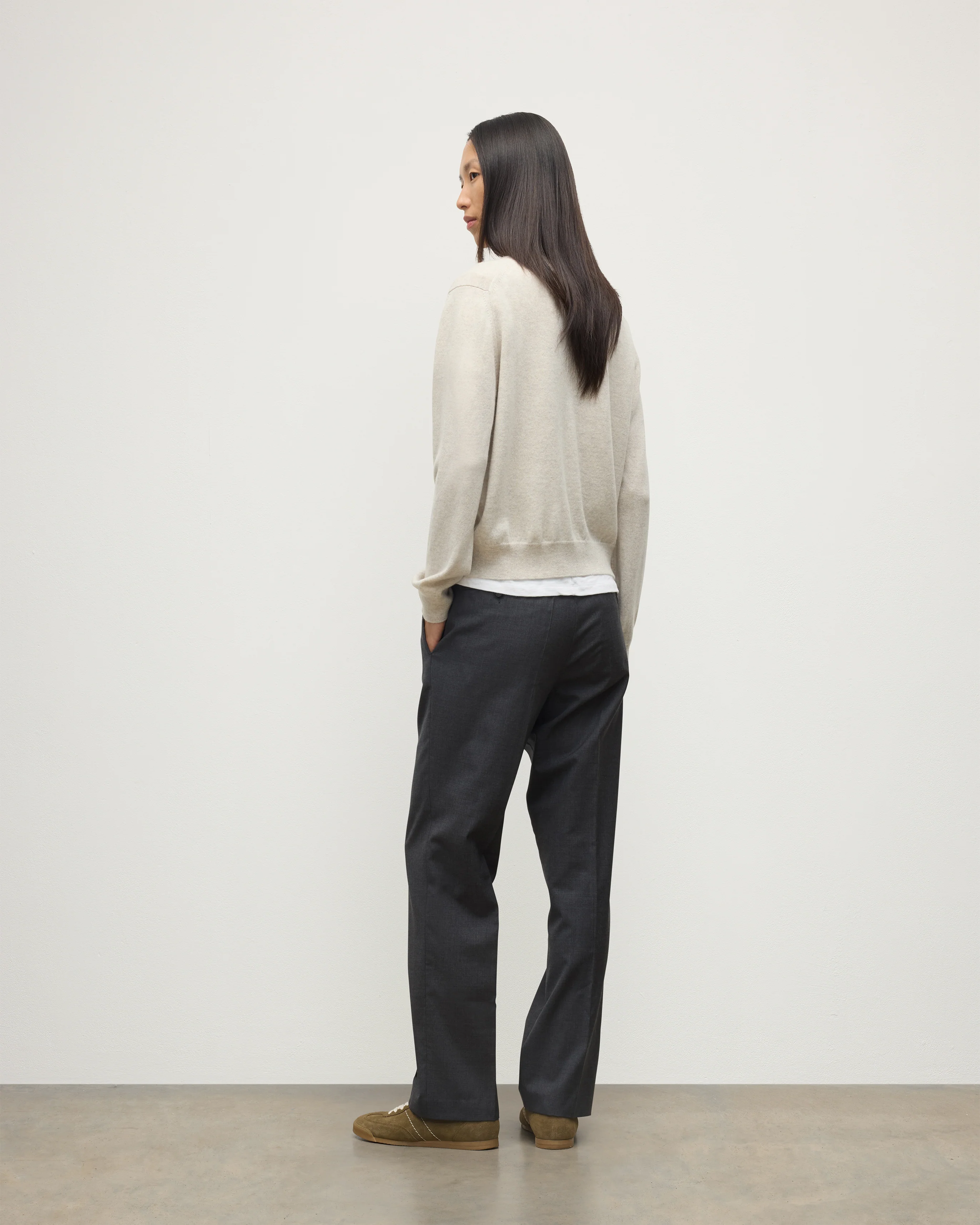 Lunan Natural Classic Cashmere V Neck Jumper - Image 4