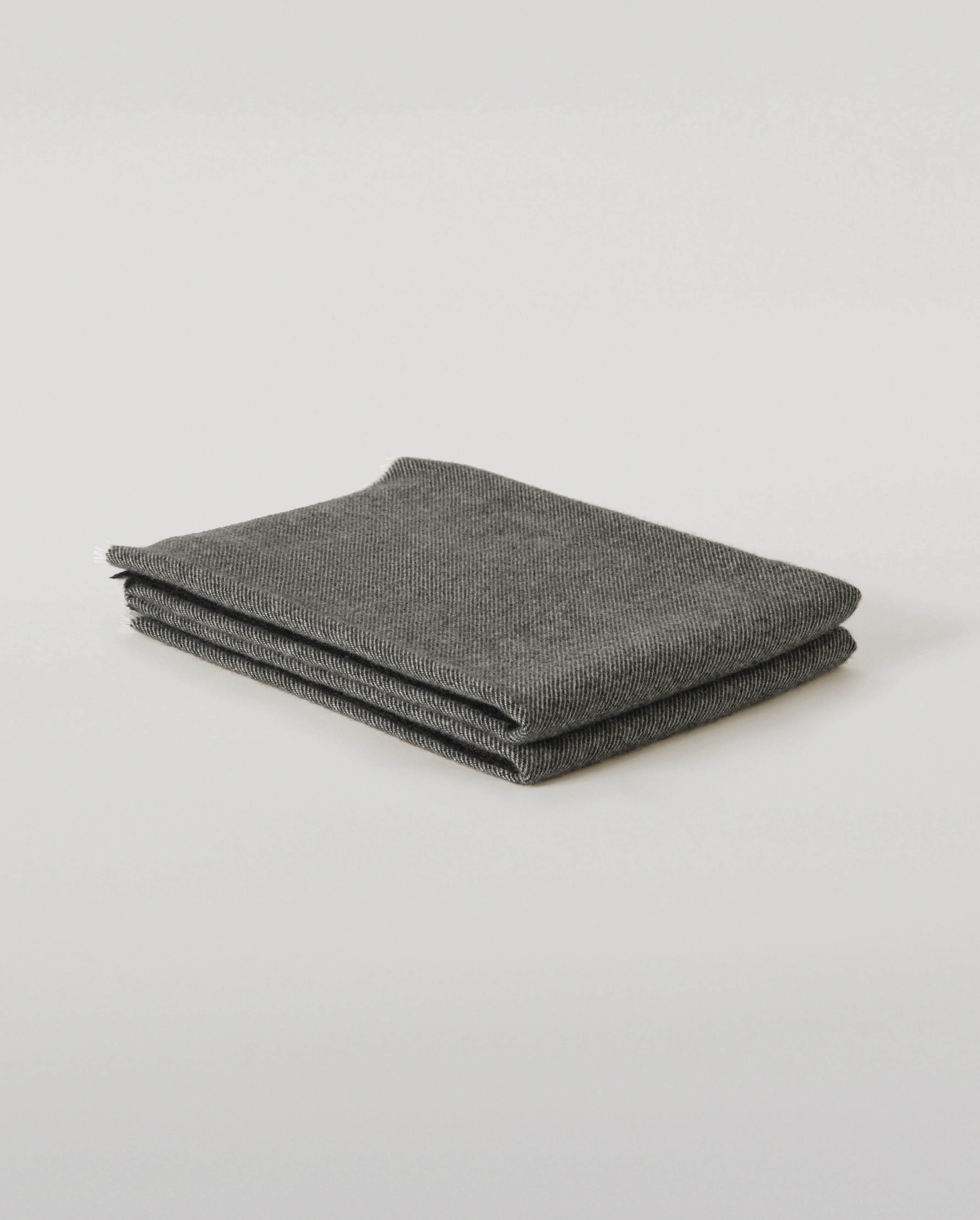 Mountain Twill Black & White Cashmere Throw