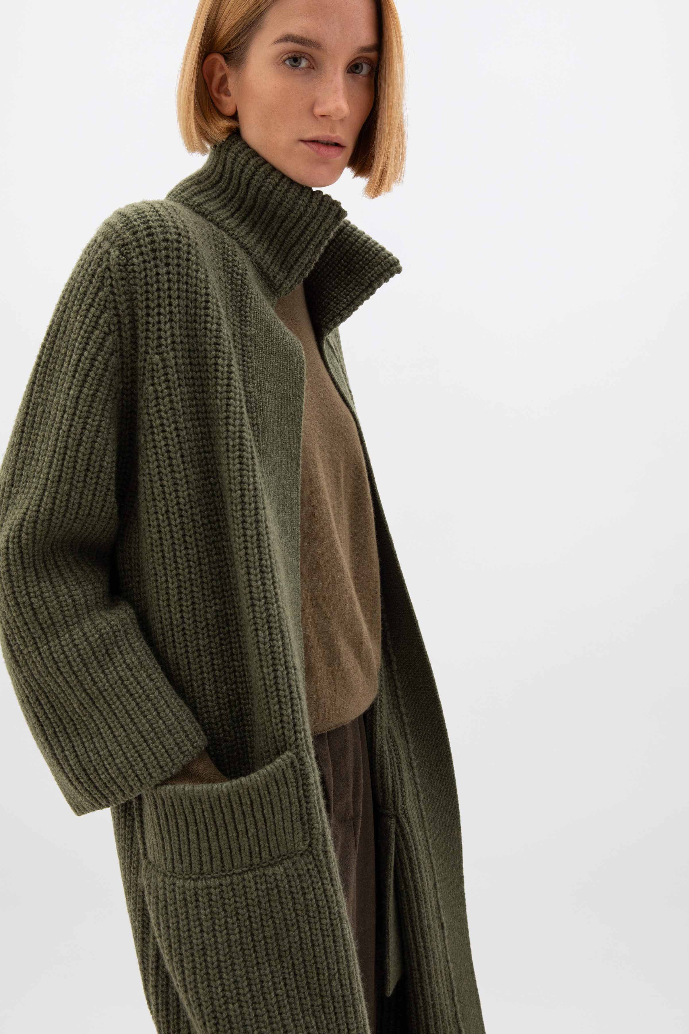 Chunky Rib Knit Olive Green Cashmere Cardigan - Image 4