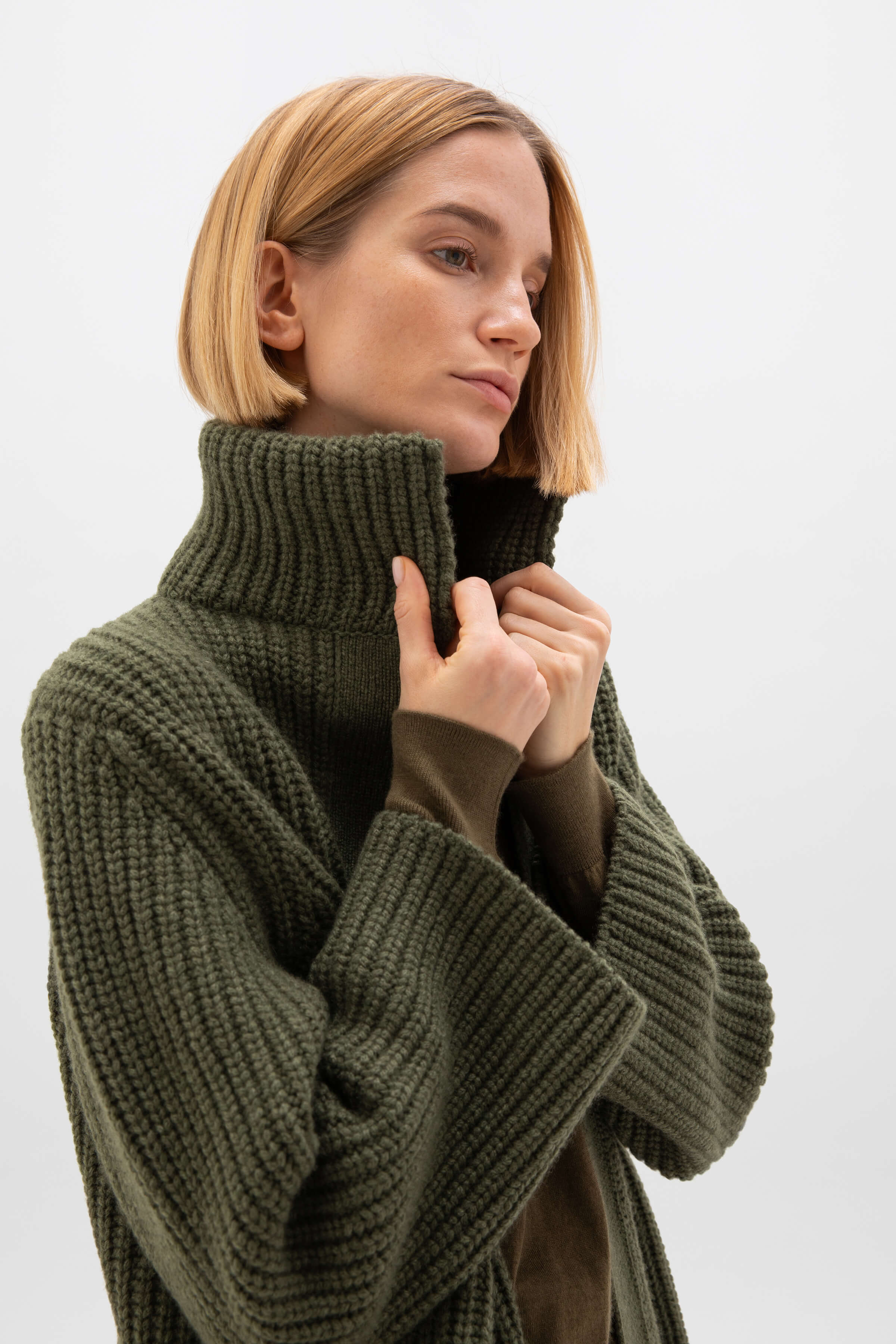 Chunky Rib Knit Olive Green Cashmere Cardigan - Image 5