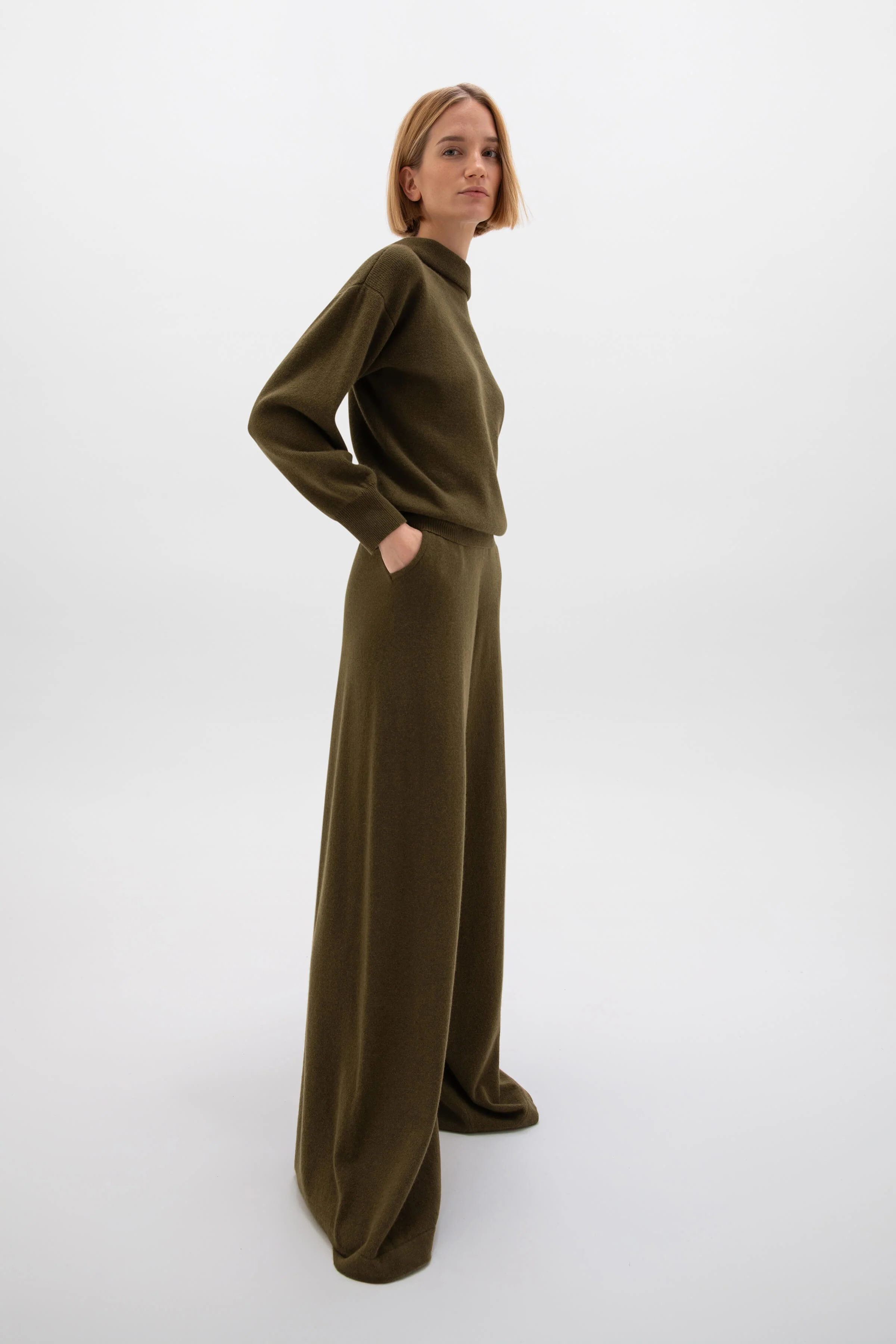 Reversible Collar Olive Green Cashmere Jumper - Image 5