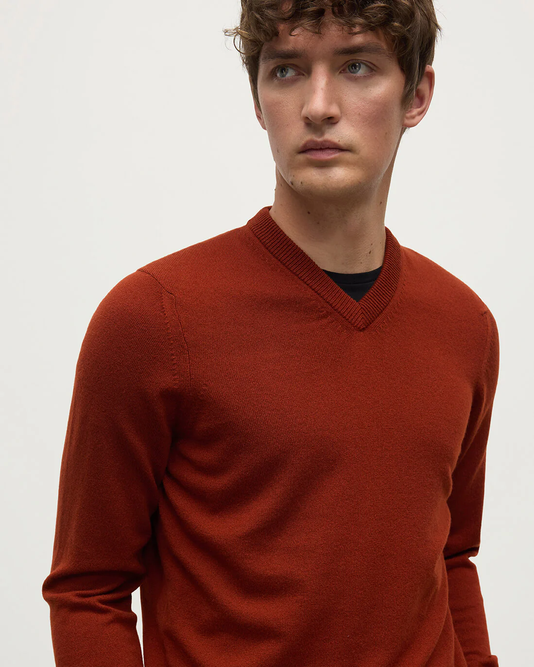 Rory Dark Red Classic Cashmere V-Neck Jumper - Image 5