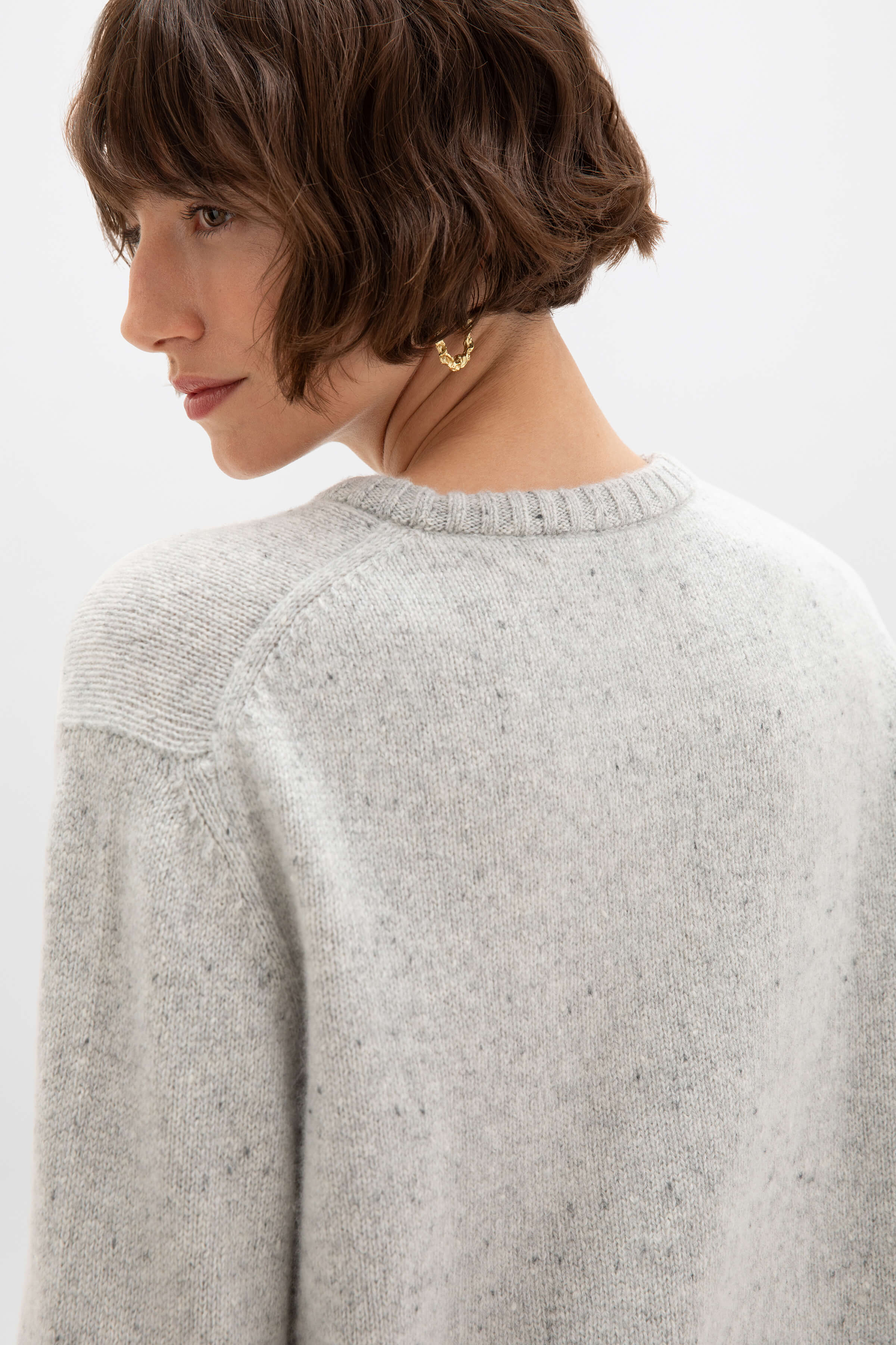 Cropped Donegal Pale Grey Cashmere Jumper - Image 3