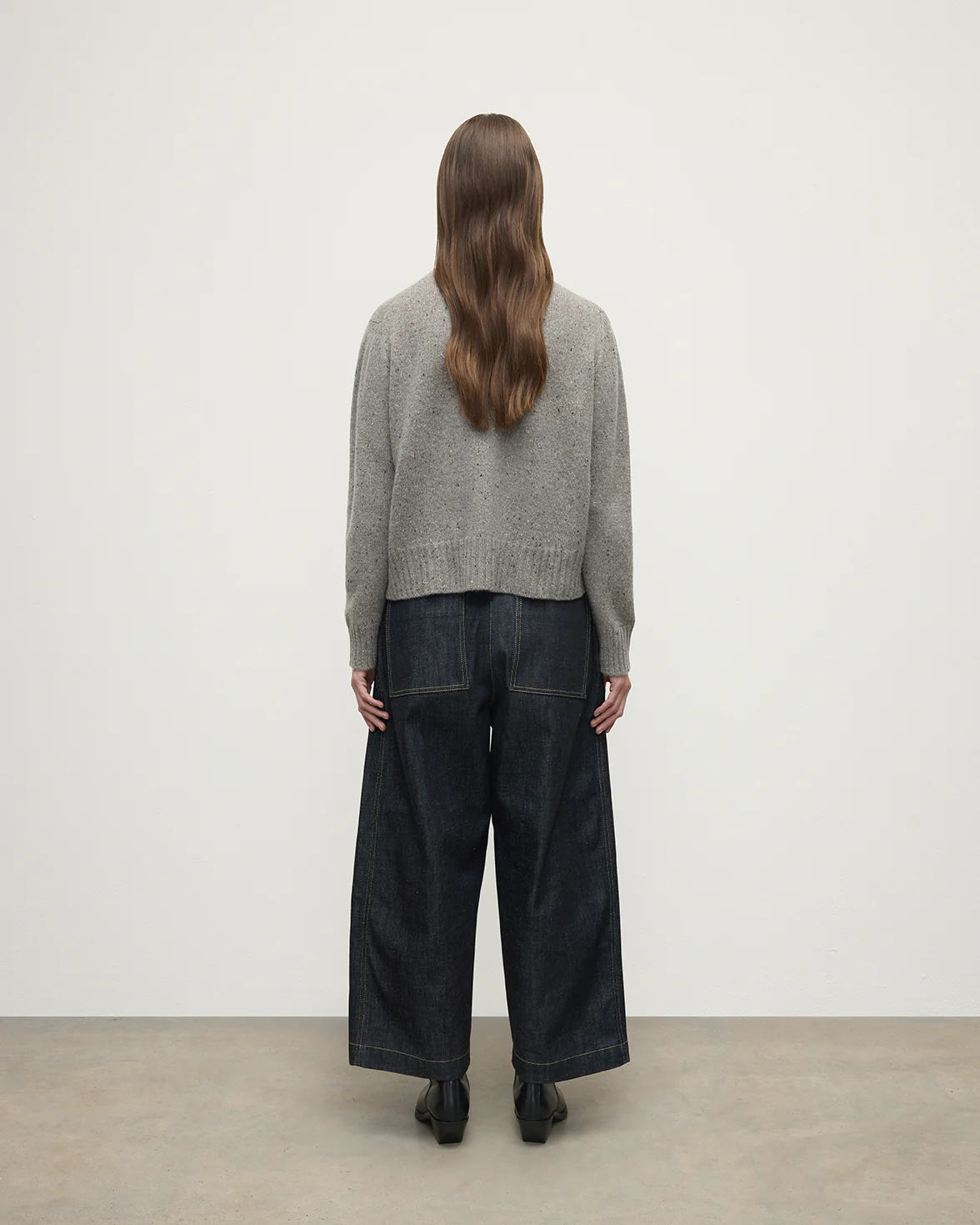 Donegal Cashmere Grey Jumper - Image 4