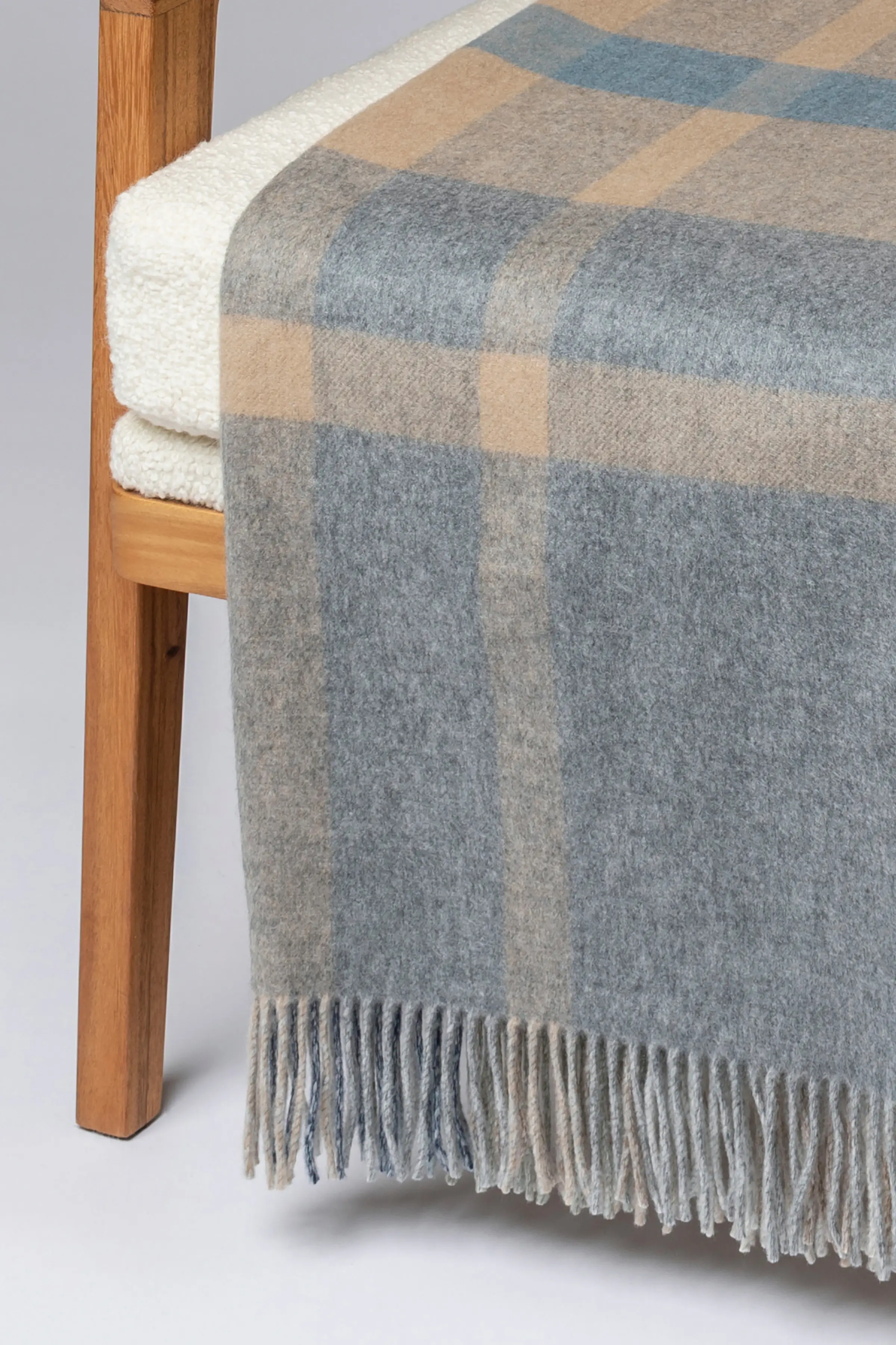 Check Reversible Cashmere Throw in Birch - Image 7