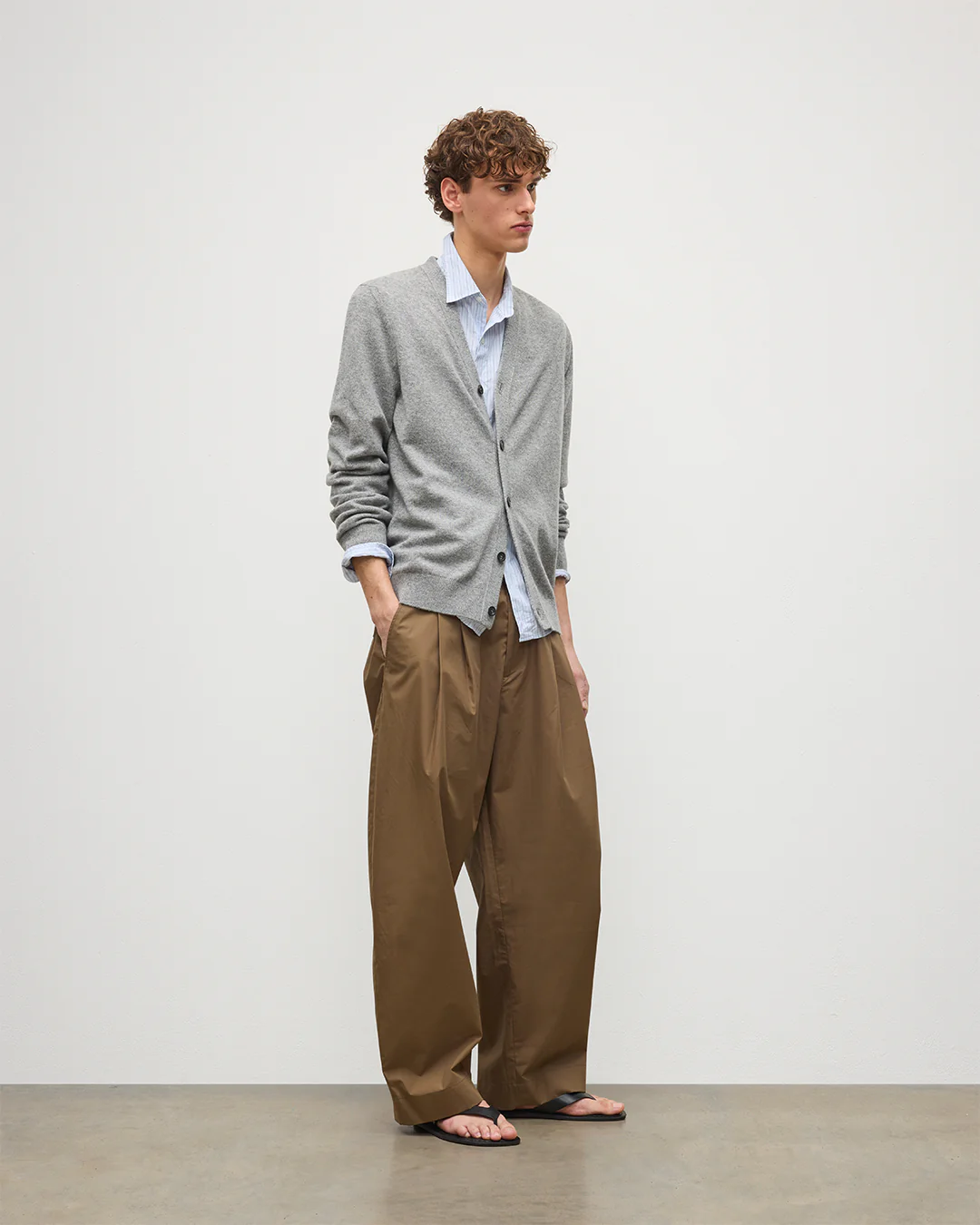 Rory Grey Classic Cashmere Cardigan - Image 3