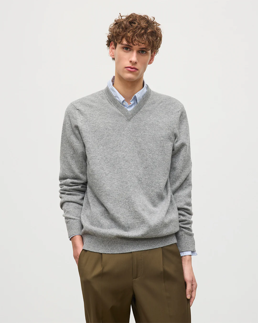 Rory Grey Classic Cashmere V-Neck Jumper - Image 5