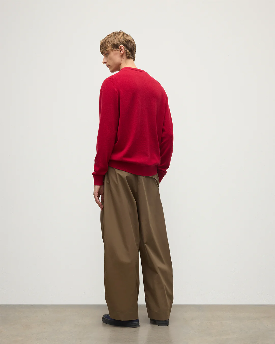 Rory Red Classic Cashmere Crew Jumper - Image 4