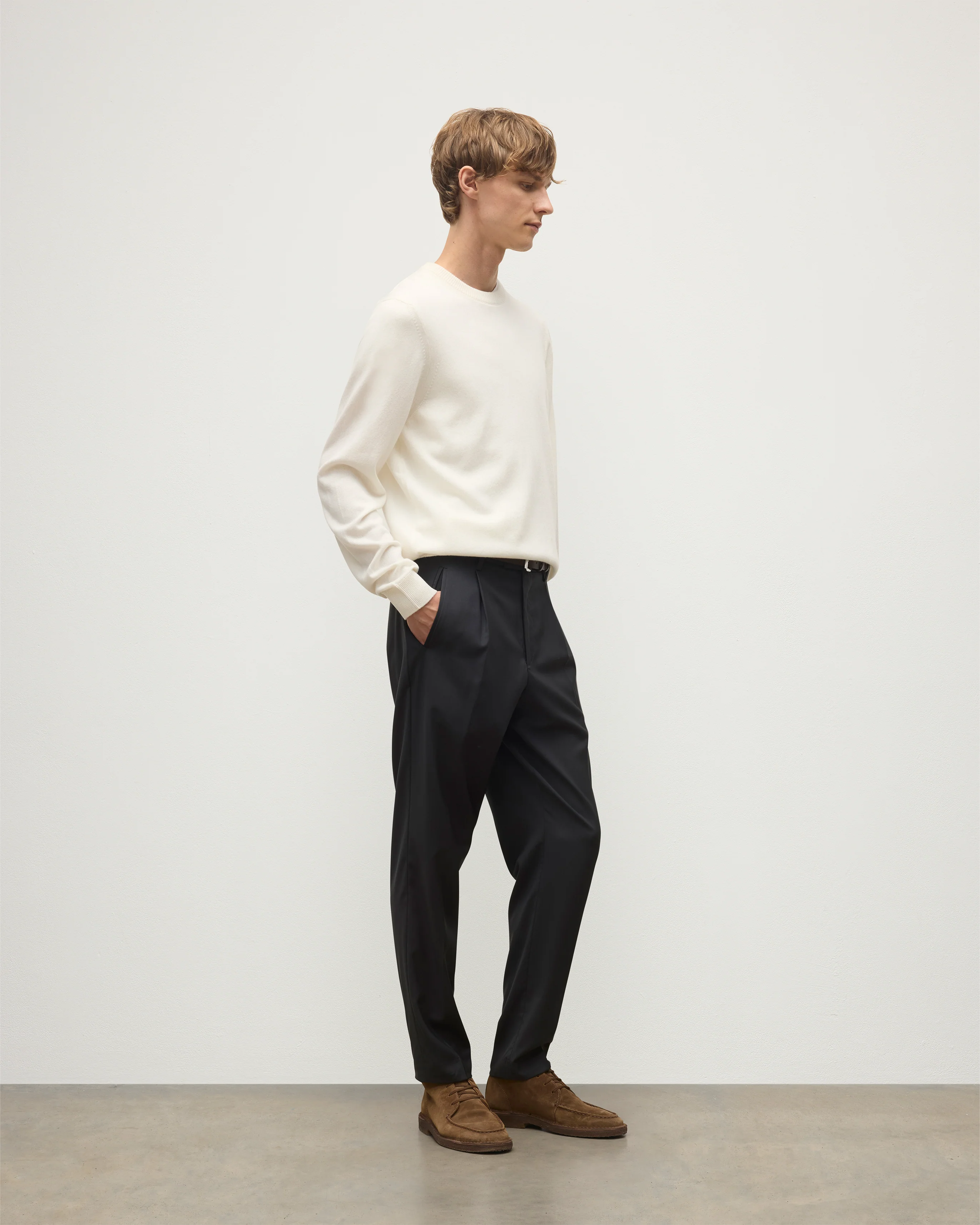 Rory White Classic Cashmere Crew Jumper - Image 4