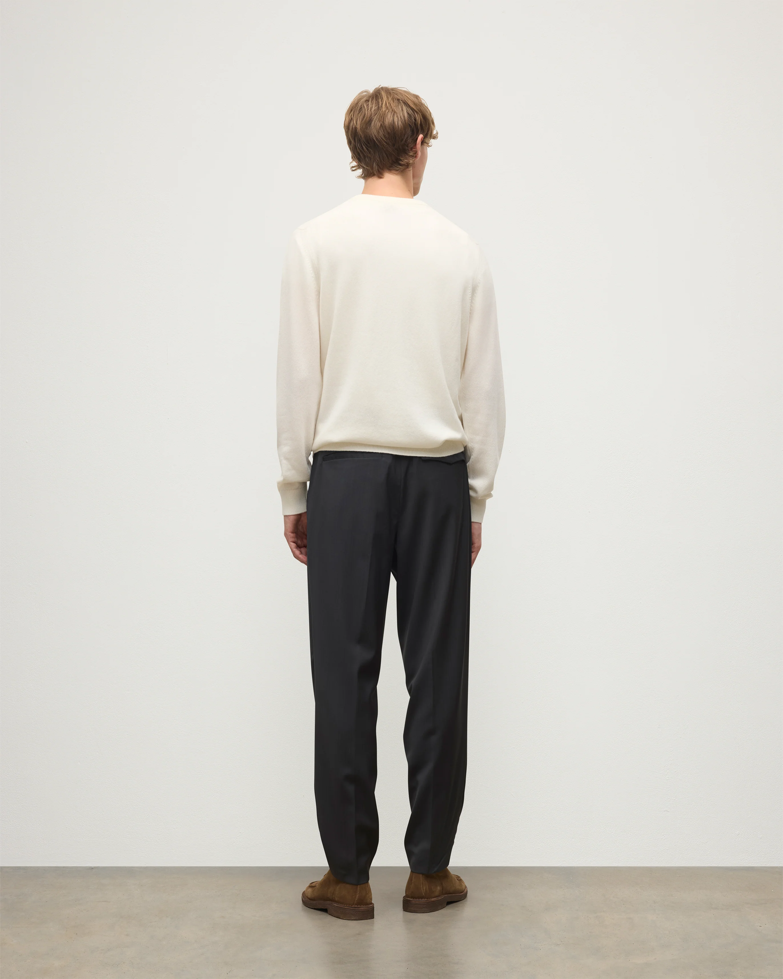 Rory White Classic Cashmere Crew Jumper - Image 5