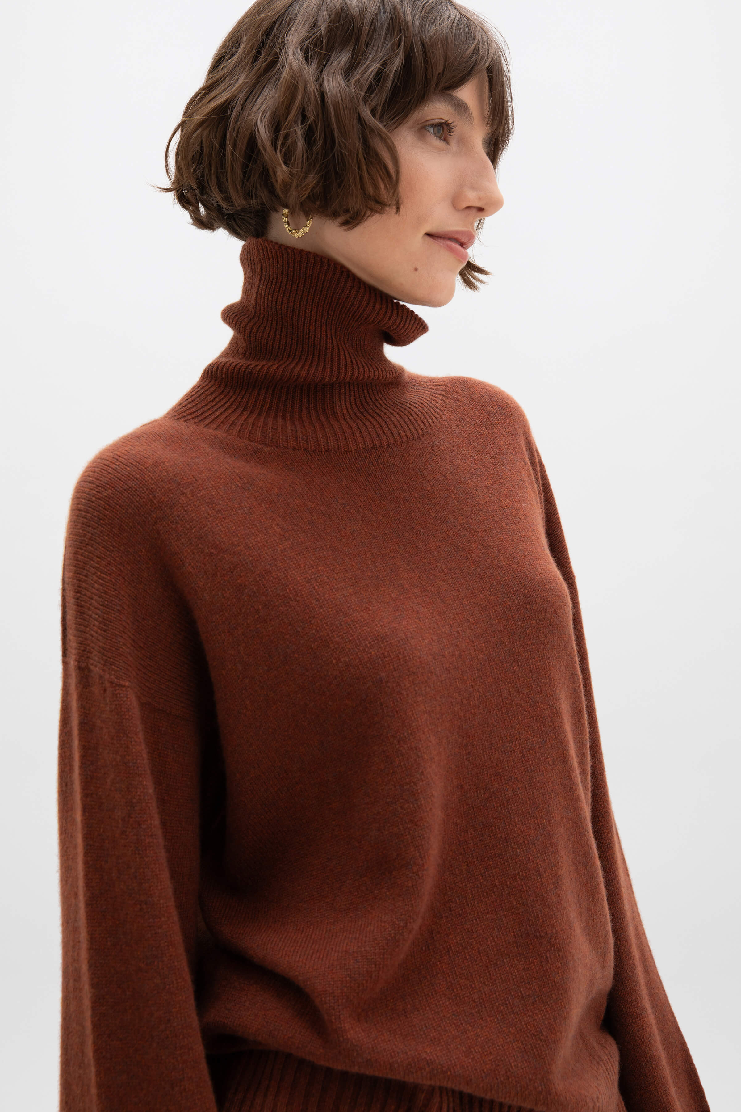 Gauzy Cashmere Roll Neck Red Jumper - Image 3