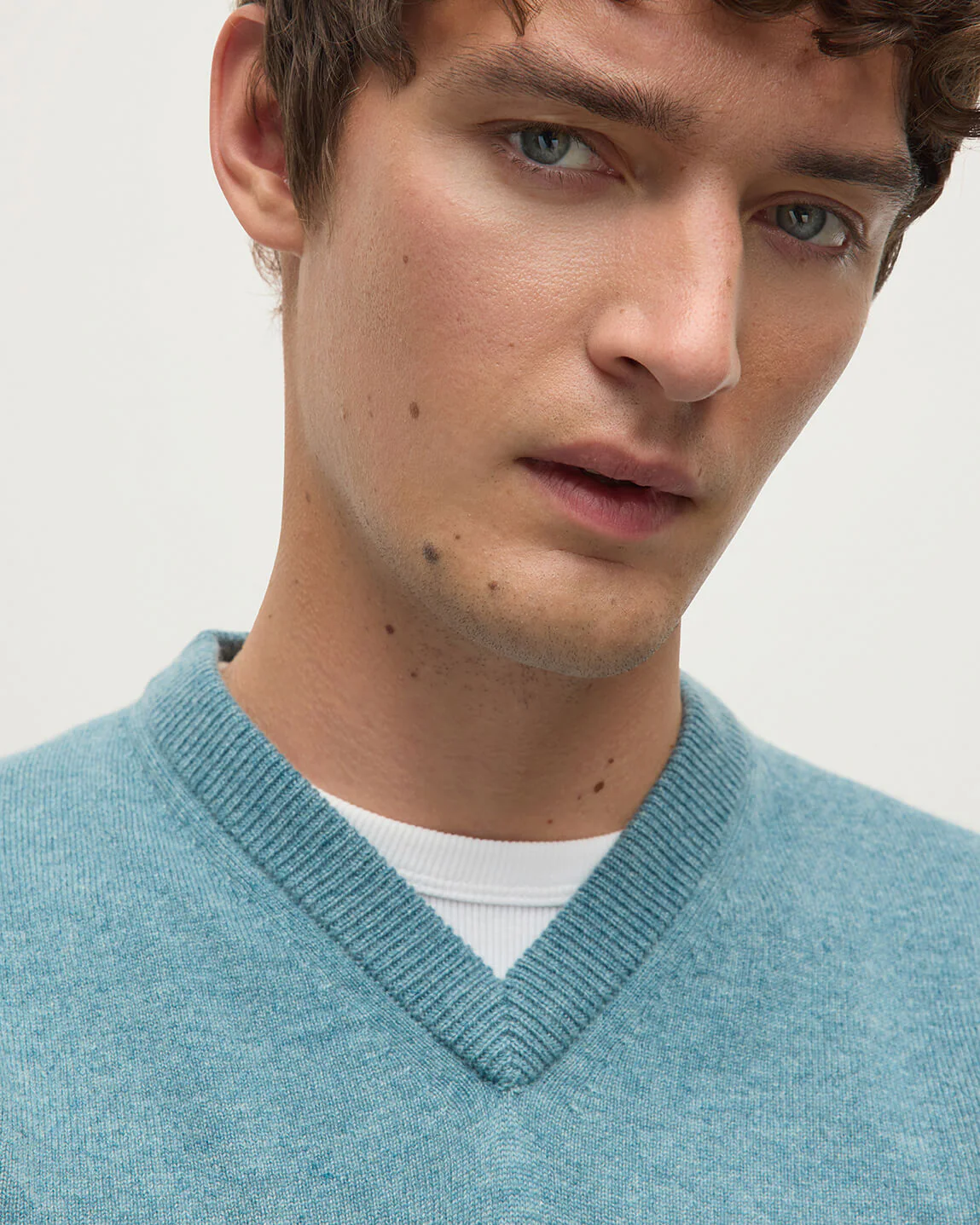 Green Cashmere V-Neck Jumper - Image 5