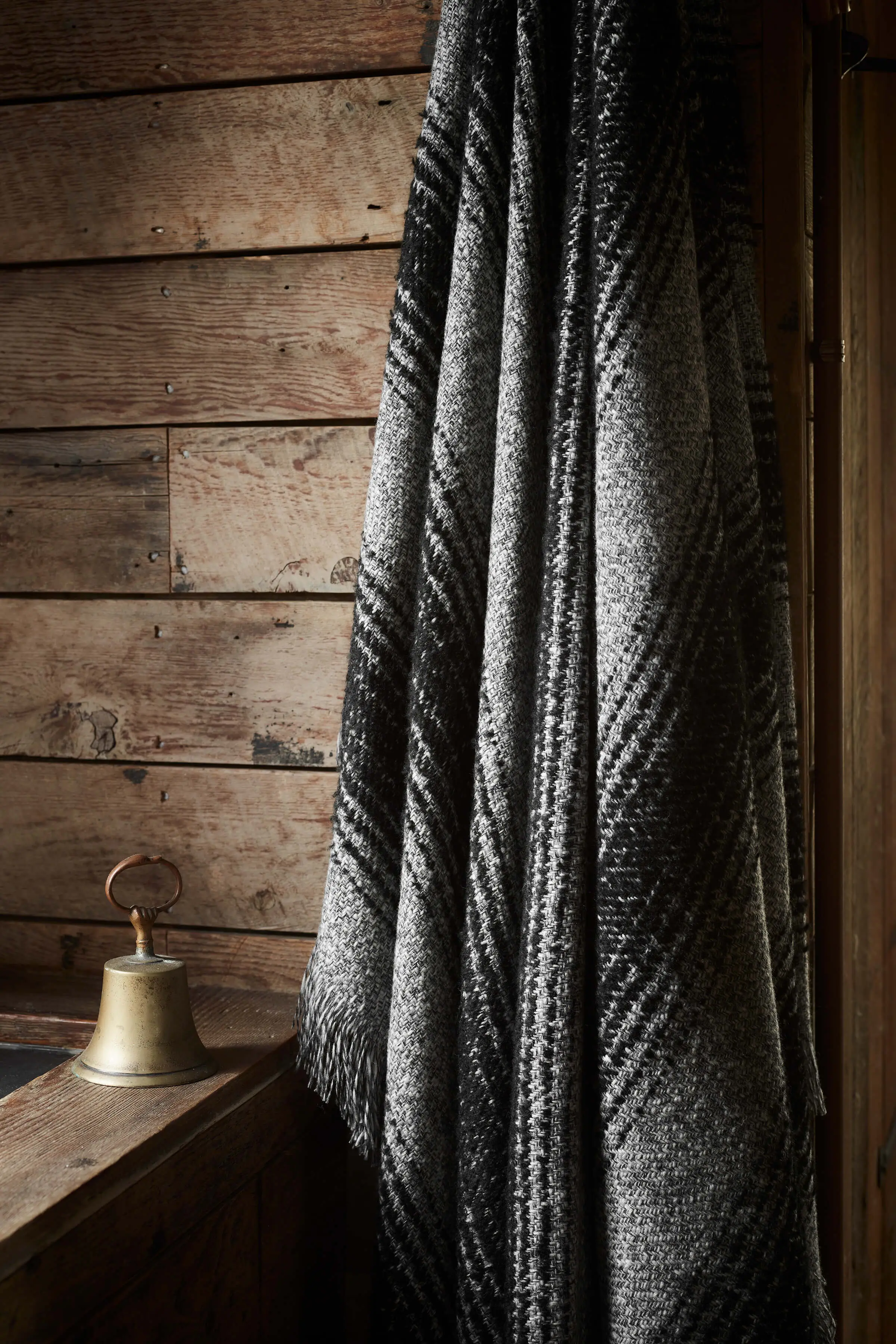 Textural Ombré Dark Grey Throw - Image 4