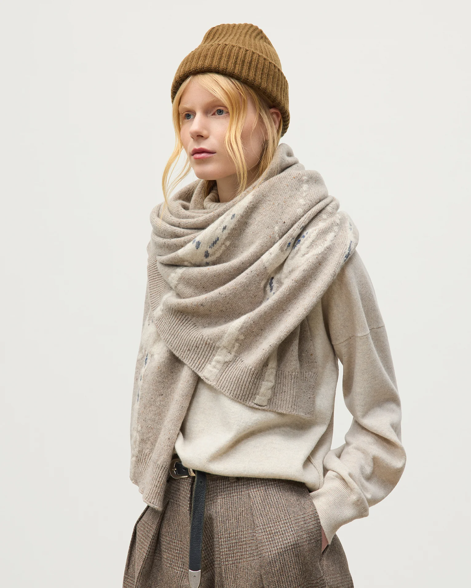 Wild Thistle Intarsia Natural Cashmere Wrap - Image 3