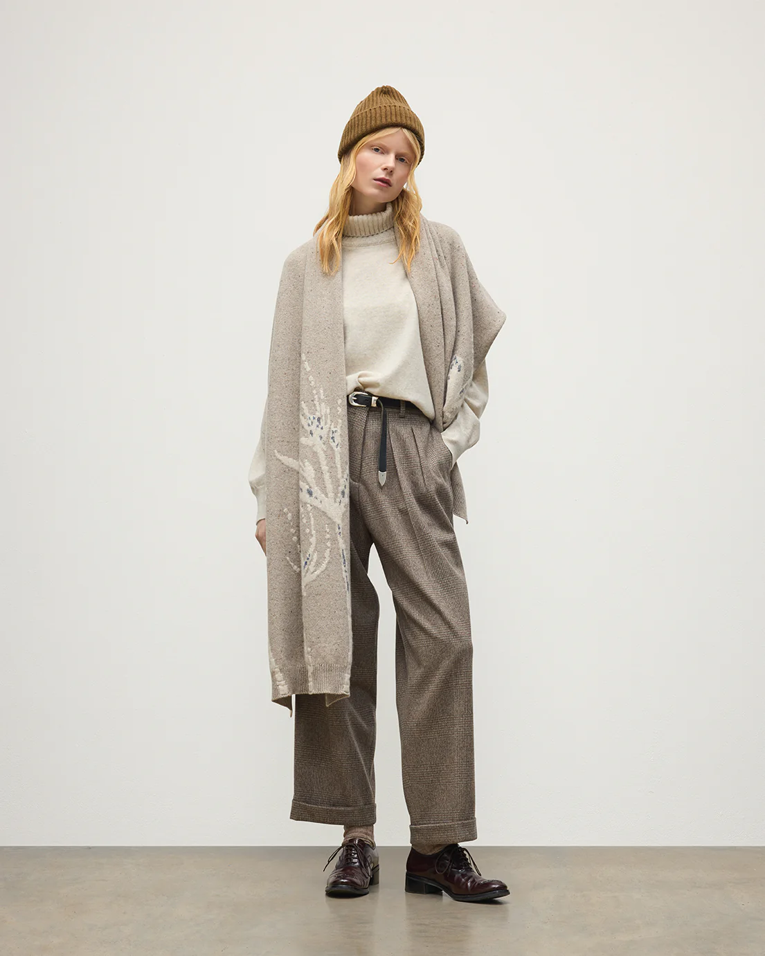 Wild Thistle Intarsia Natural Cashmere Wrap - Image 4