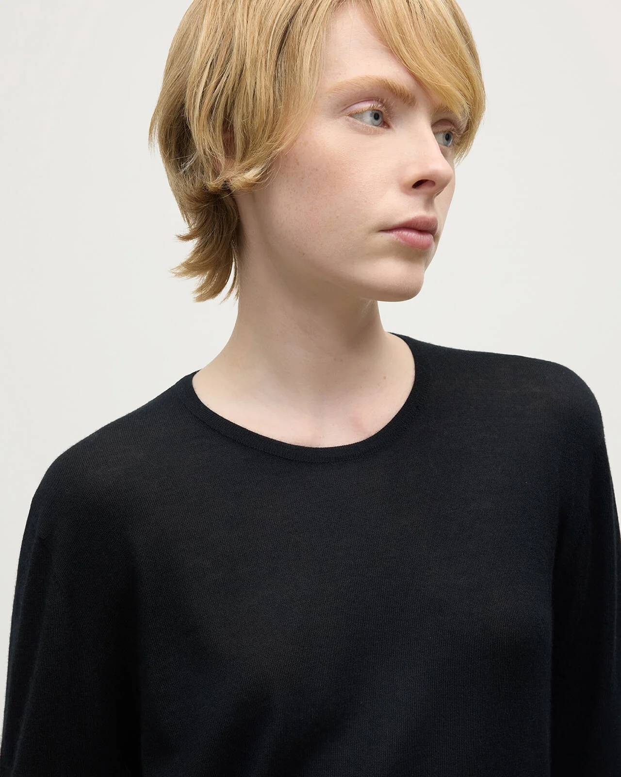 Superfine Cashmere Black Jumper - Image 5