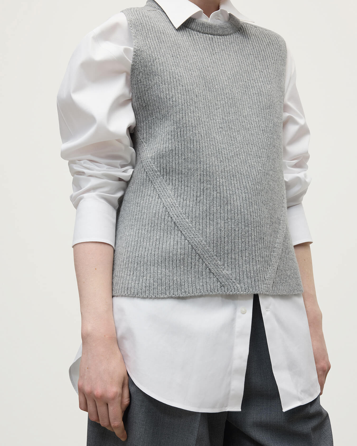 Sleeveless Light Grey Cashmere Tank Top - Image 5
