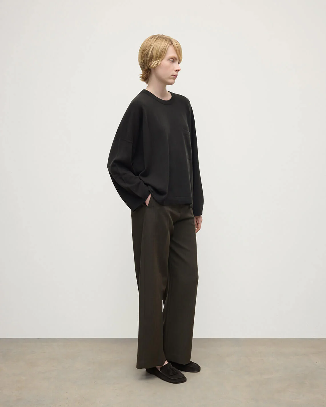 Gauzy Pocket Dark Grey Cashmere Jumper - Image 3