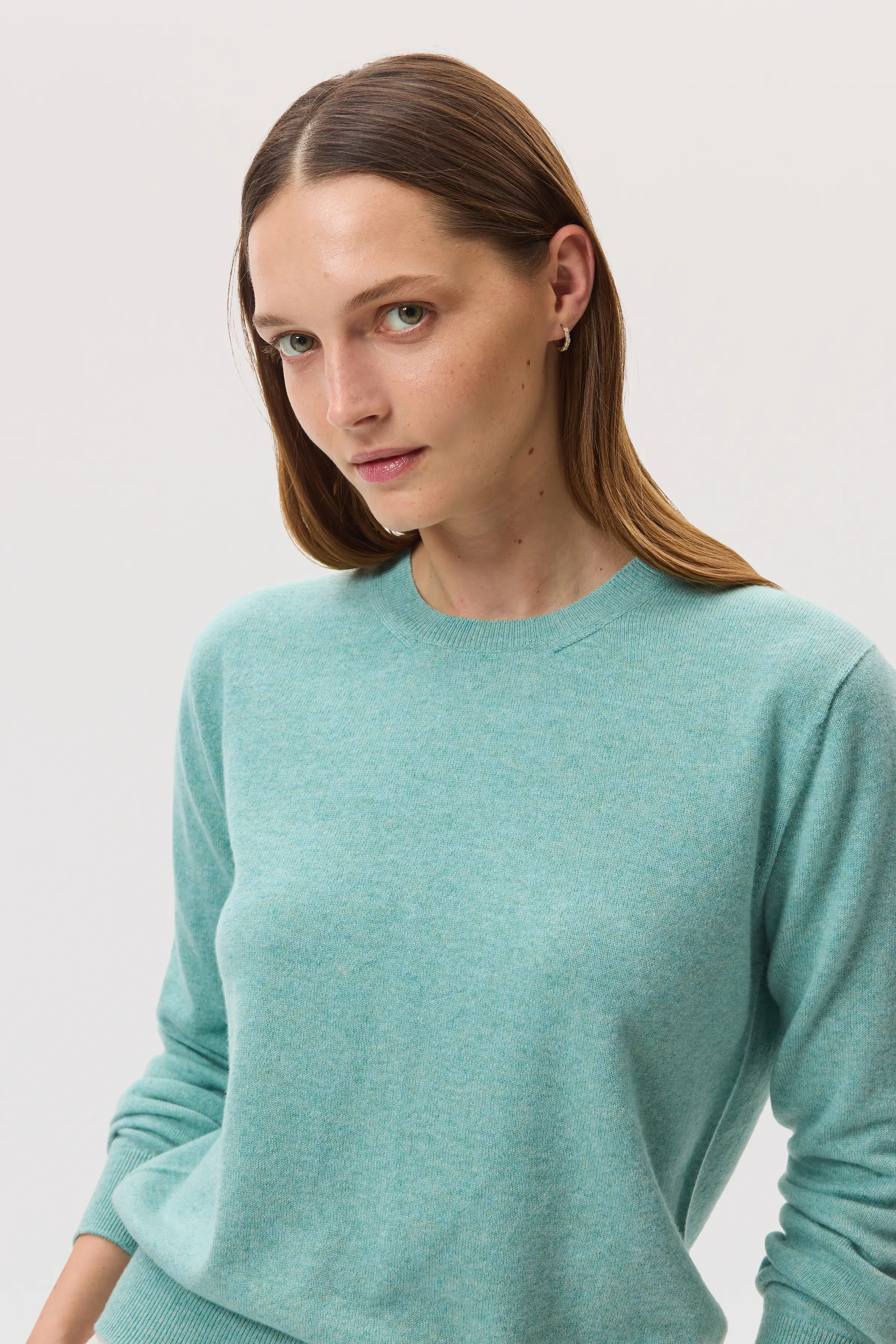 Classic Cashmere Round Neck Green Jumper - Image 3