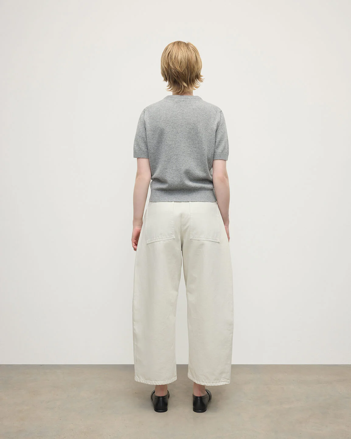 Classic Cashmere Light Grey T-shirt - Image 4