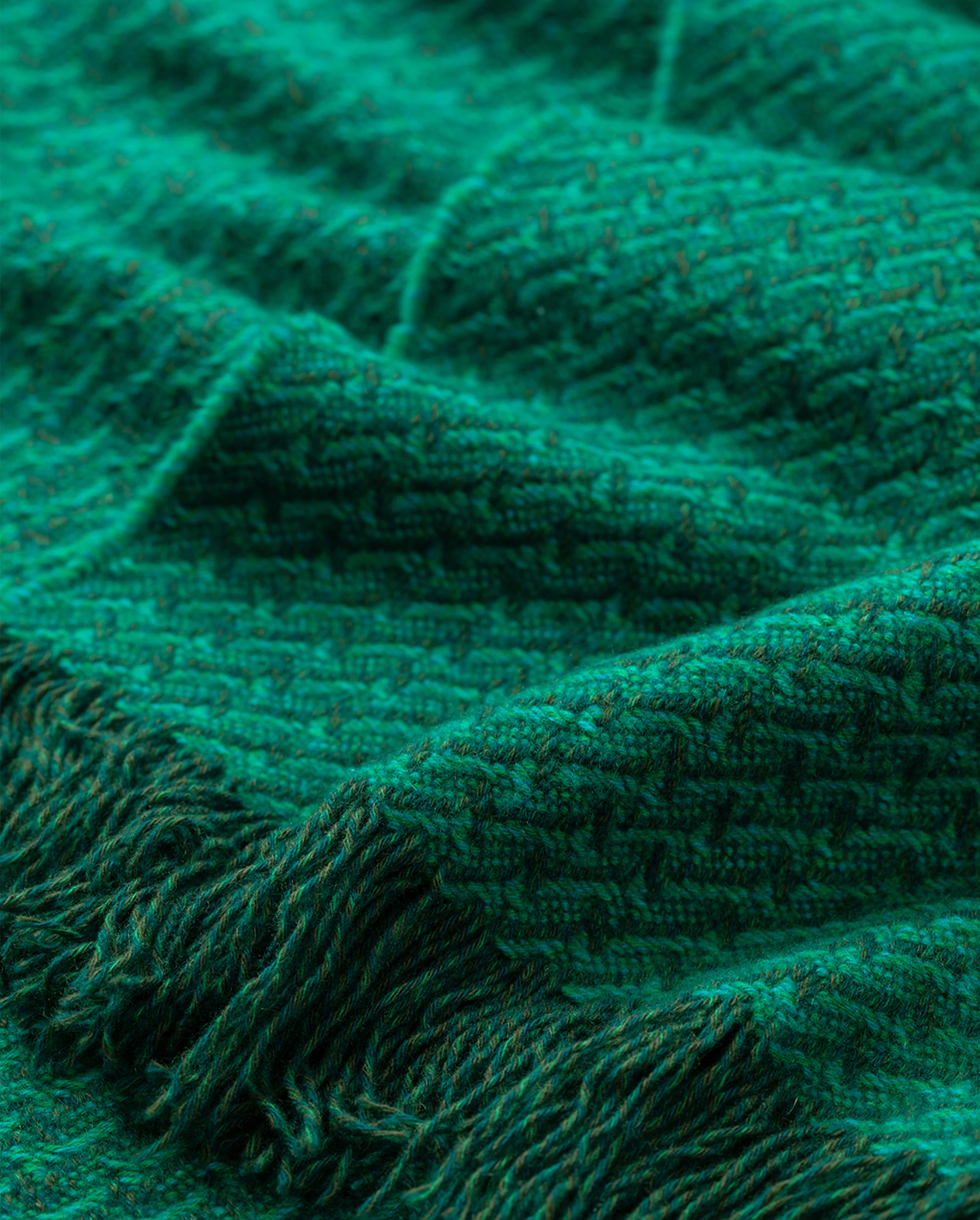 Iona Green Cashmere Scarf - Image 2